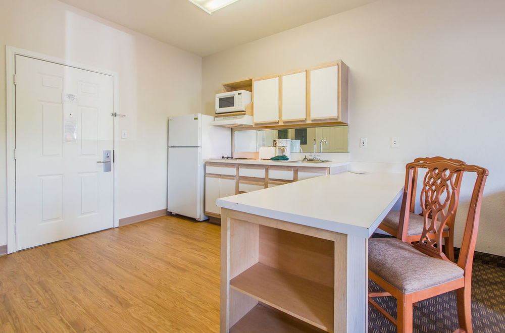 Intown Suites Extended Stay Colorado Springs Szoba fotó