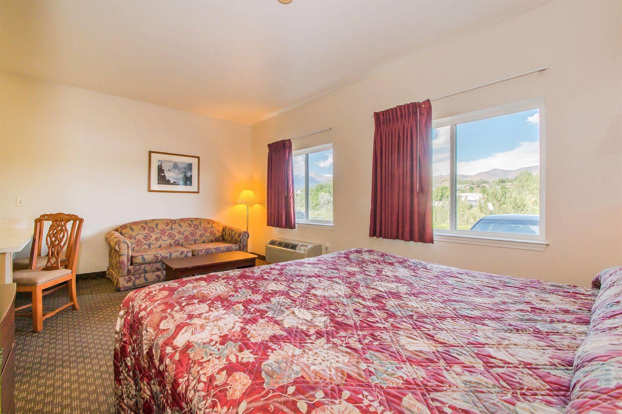 Intown Suites Extended Stay Colorado Springs Kültér fotó