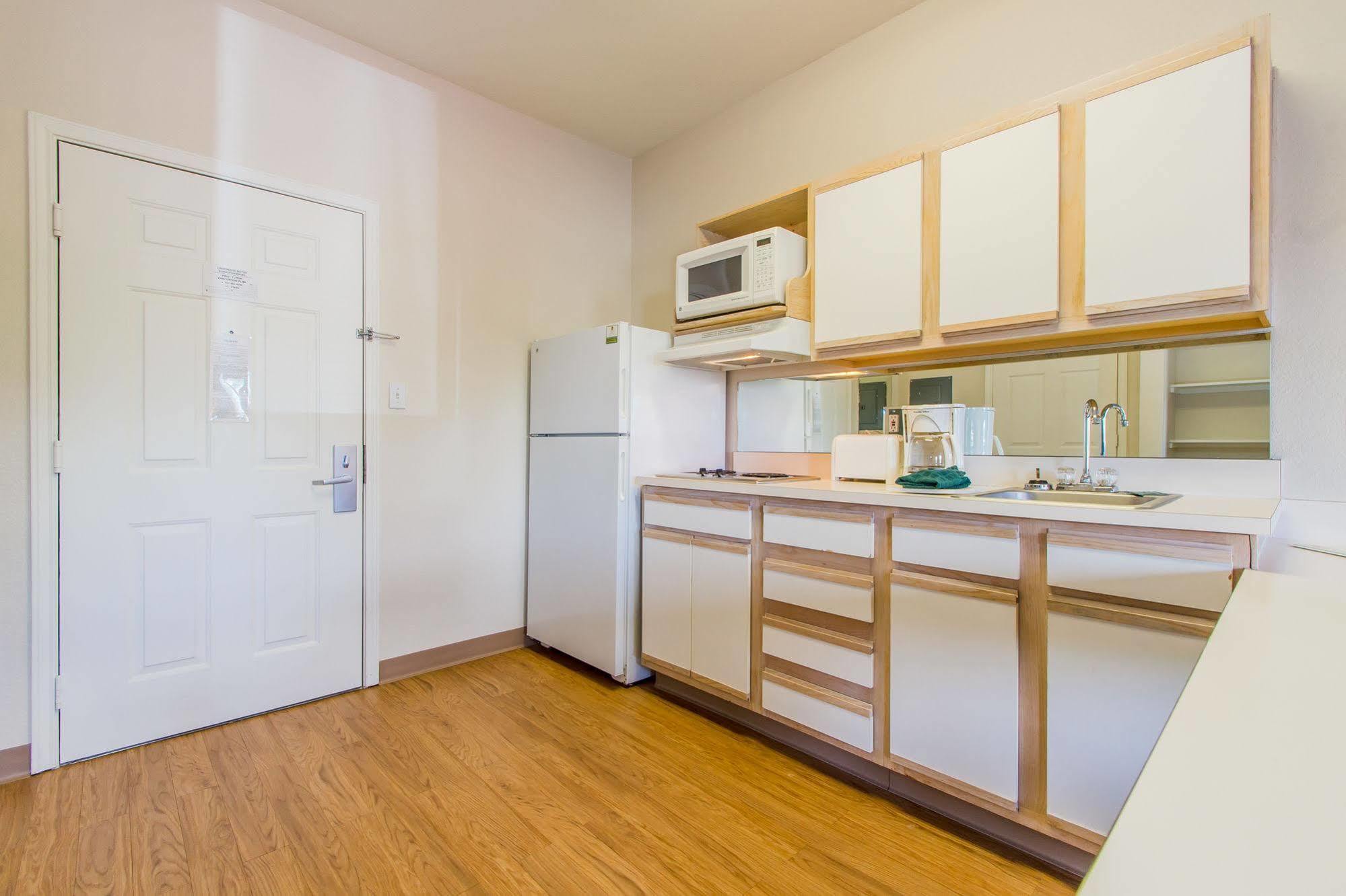 Intown Suites Extended Stay Colorado Springs Kültér fotó