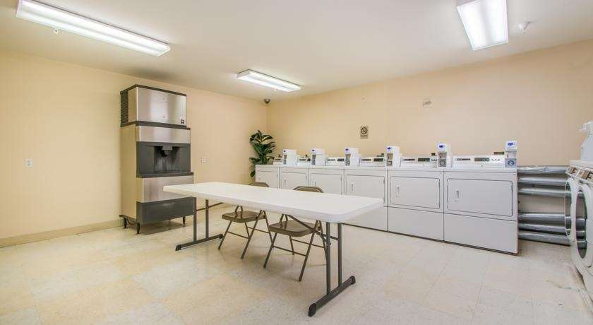 Intown Suites Extended Stay Colorado Springs Létesítmények fotó